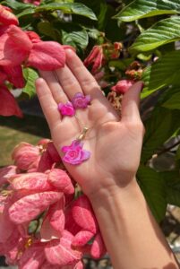 Flores preservadas em resina